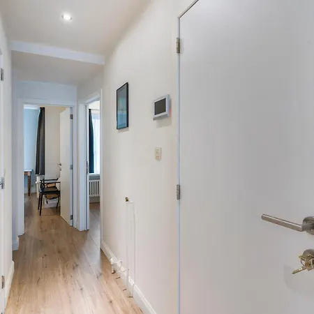 Retro Woning Te Centrum Oostende, 5min De Kust