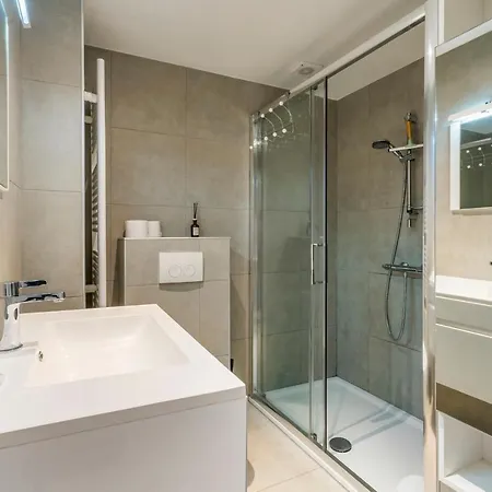 Daire Retro Woning Te Centrum Oostende, 5min De Kust