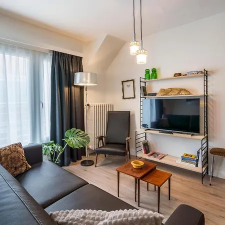 Apartment Retro Woning Te Centrum Oostende, 5min De Kust Ostend
