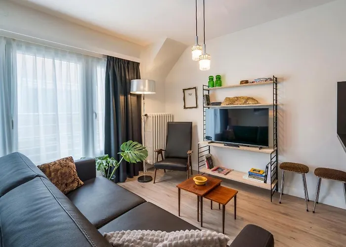 Apartment Retro Woning Te Centrum Oostende, 5min De Kust Ostend