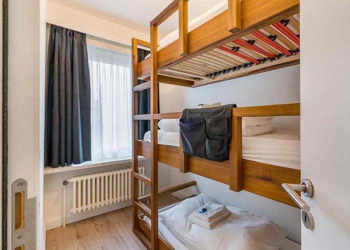 Apartment Retro Woning Te Centrum Oostende, 5min De Kust Ostend